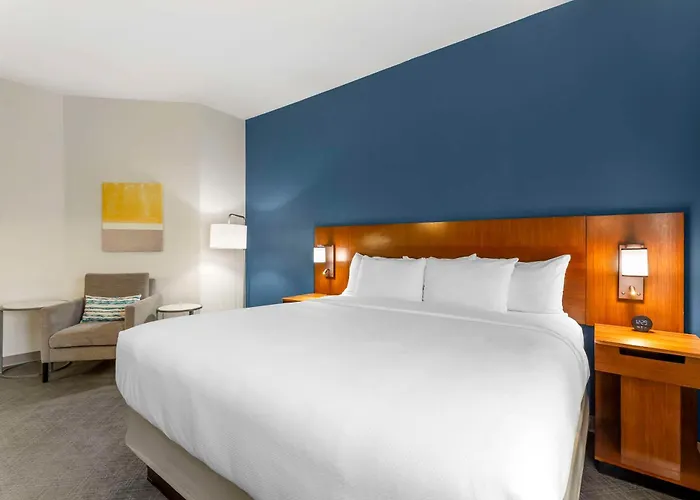Comfort Inn & Suites Akron South