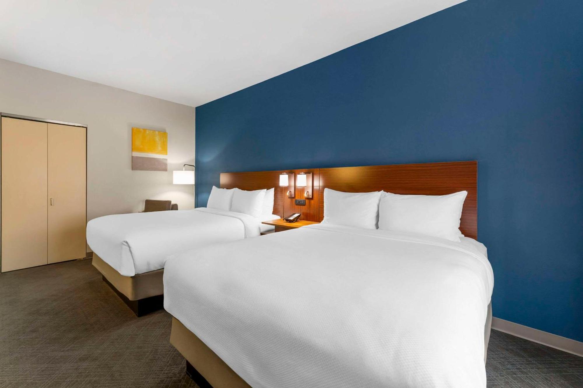 Hotel Comfort & South