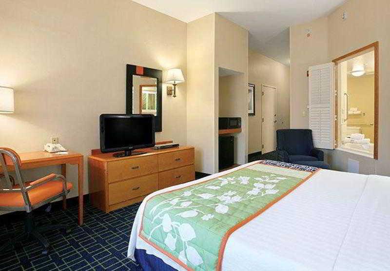 Comfort & South Hotel 3*
